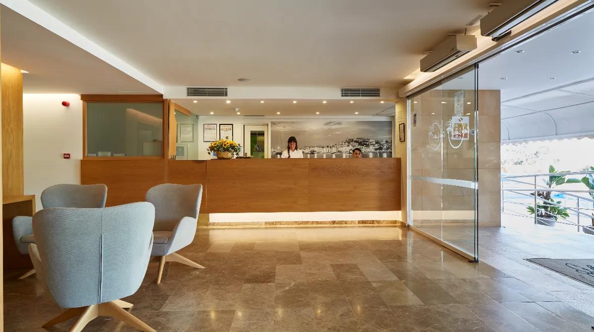 24-hour reception Aptos. Casa Luís by Invisa Santa Eulalia 24-hour reception Aptos. Casa Luís by Invisa Santa Eulalia