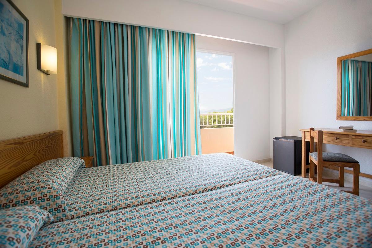 Standard Double with Pool View Invisa Hotel Ereso*** Es Canar Beach Standard Double with Pool View Invisa Hotel Ereso*** Es Canar Beach